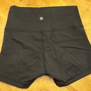 Lululemon wunder train bikers! Size 4, 4”